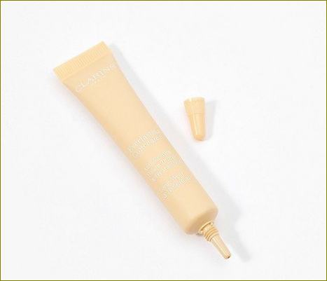 Clarins Everlasting Concealer. Dokonale kryje tmavé skvrny..