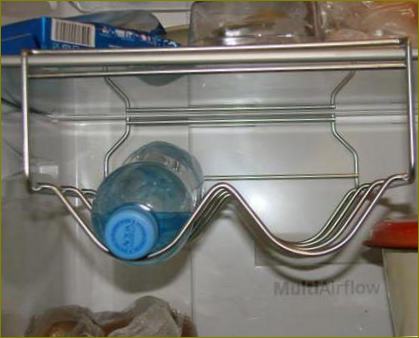 Police na lahve v chladničce s mrazničkou Bosch
