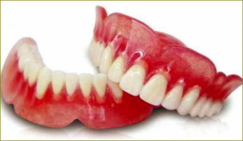 Přísavná zubní náhrada