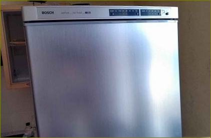 Ovládací panel chladničky s mrazničkou Bosch