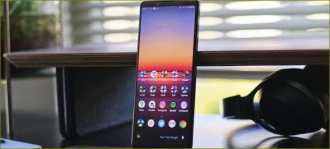 Podlouhlý displej vlajkové lodi Sony Xperia