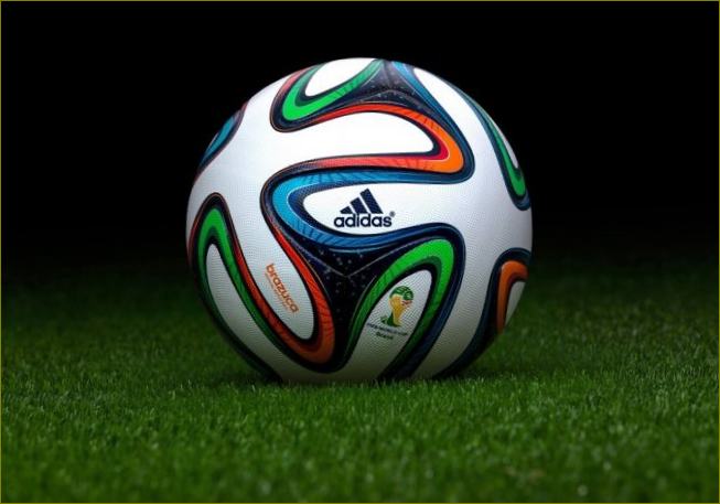 Míč Adidas Brazuca World Cup 2014