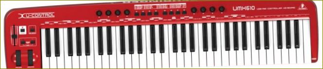 Na fotografii: BEHRINGER UMX610 MIDI keyboard