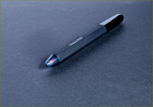 Foto 5. Nejnovější stylus XP-PEN P06 dodávaný s tabletem Deco 02 je vybaven jedním tlačítkem (pravé tlačítko myši) a digitální gumou, která je kompatibilní s aplikací Photoshop. 1/180, 10.0, 320, 55