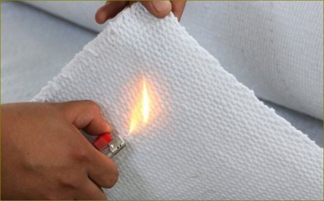 Díky nehořlavé impregnaci je tkanina stanu bezpečná v případě požáru