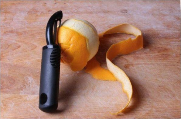 oloupejte citrusové plody