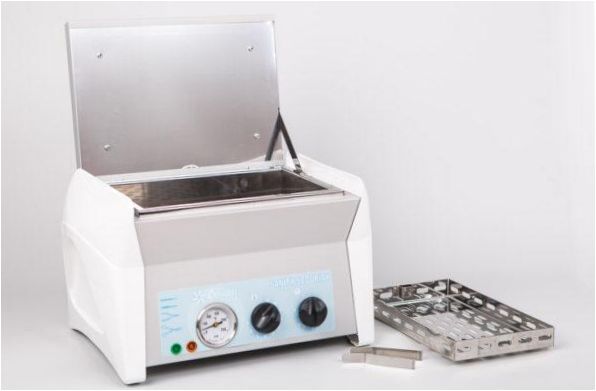 Malý sterilizátor pro suchý ohřev