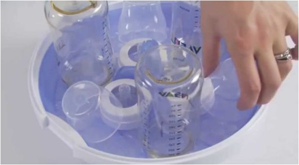 Rozbalování lahví ve sterilizátoru