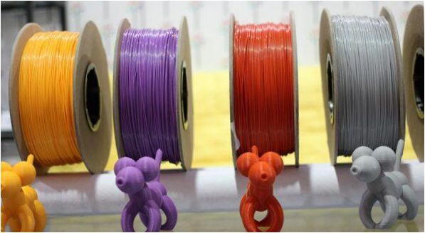 Plastové vlákno pro 3D tiskárnu